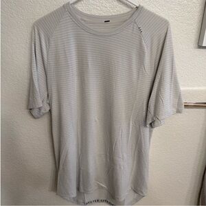 Lululemon men’s light gray shirt